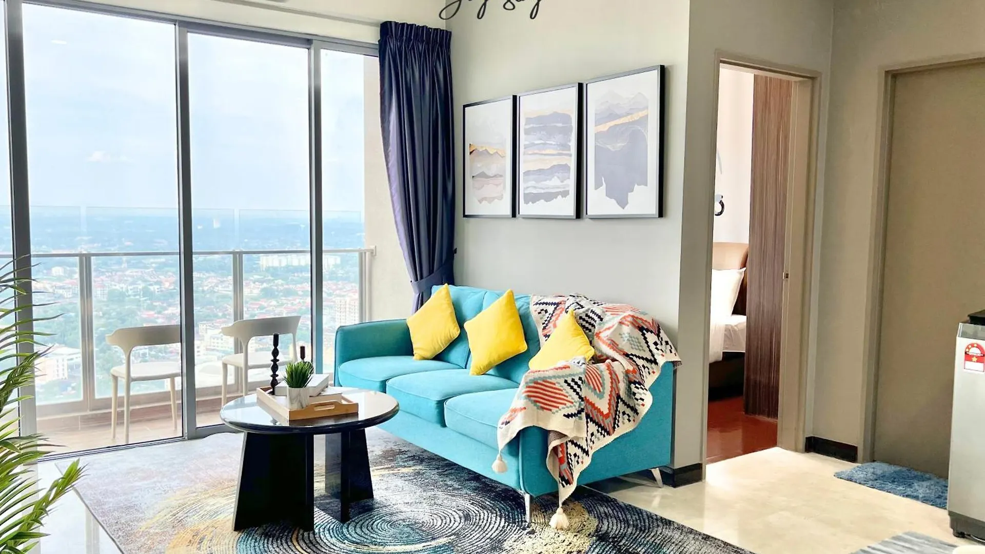 Silverscape Residence: Luxury Seaview Apartments with Infinity Pool Malacca