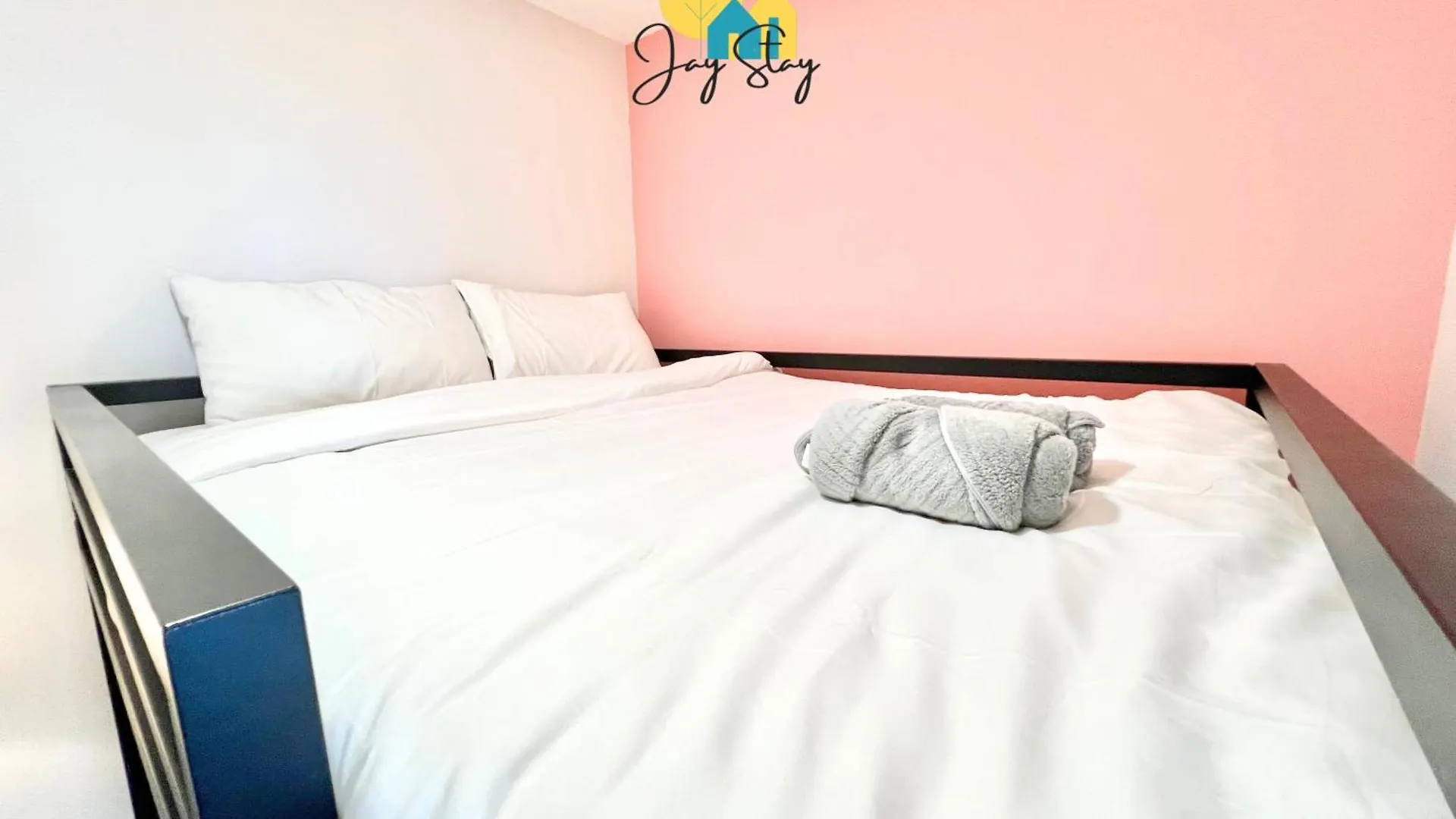 Silverscape Residence: Luxury Seaview Apartments with Infinity Pool Malacca
