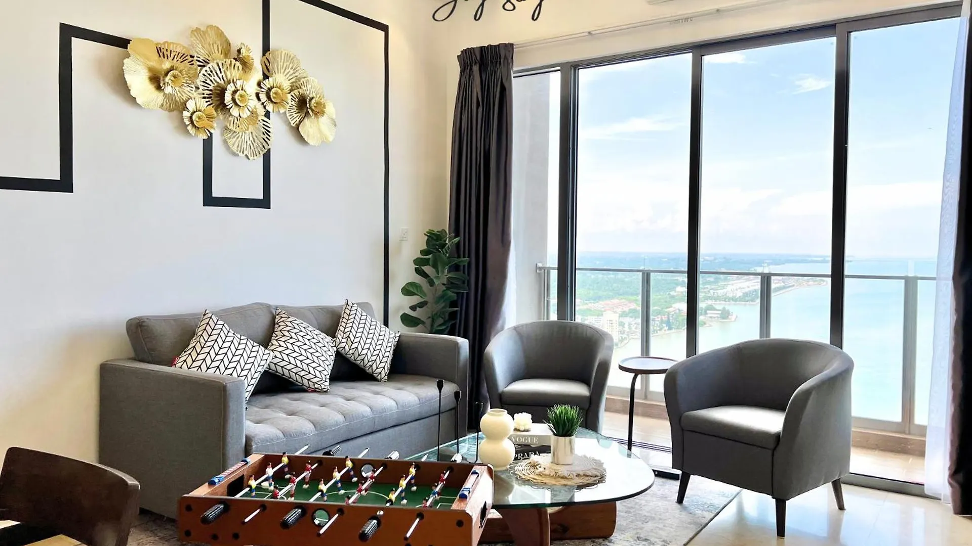 Silverscape Residence: Luxury Seaview Apartments with Infinity Pool Malacca