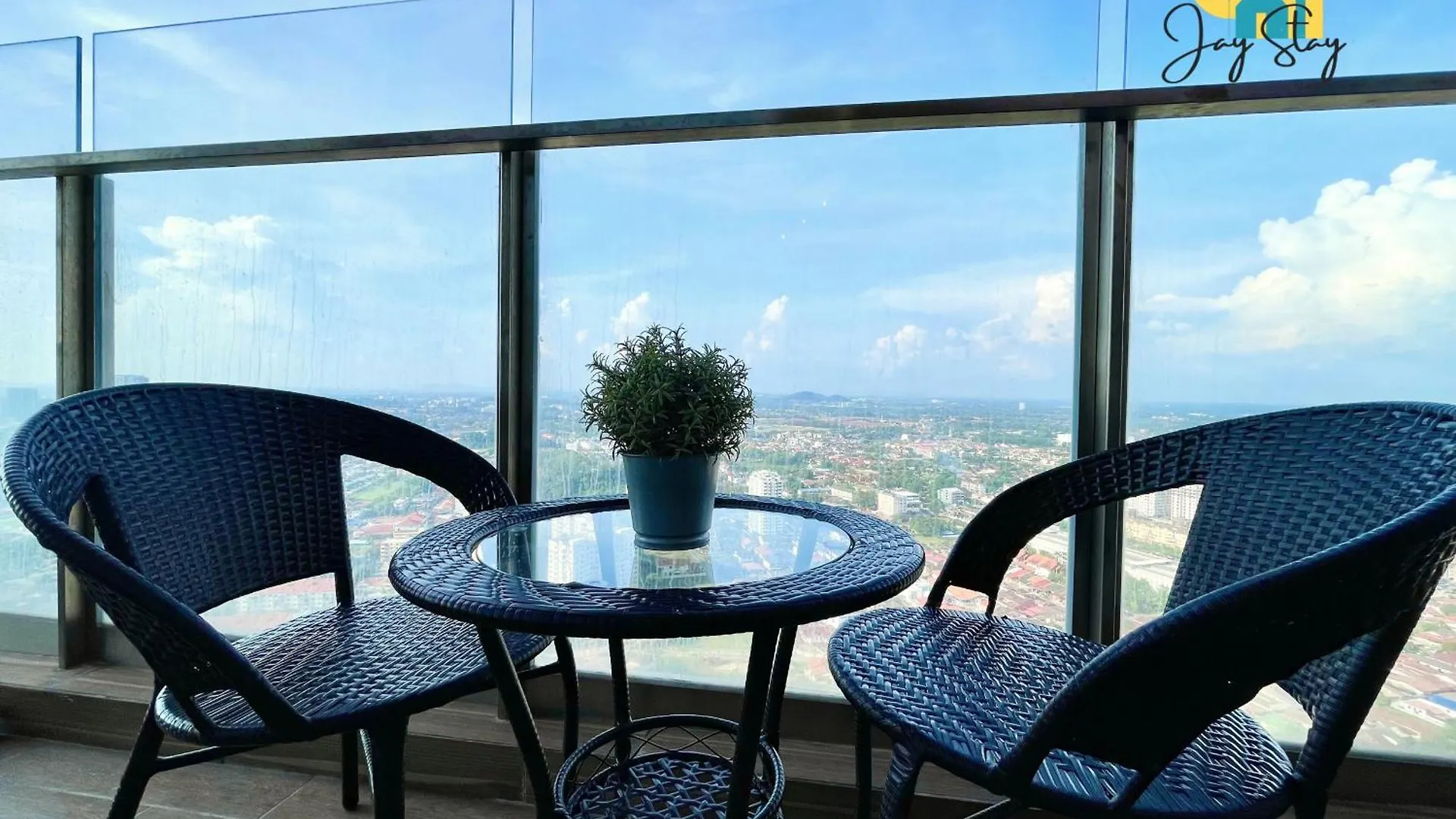 Silverscape Residence: Luxury Seaview Apartments with Infinity Pool Malacca