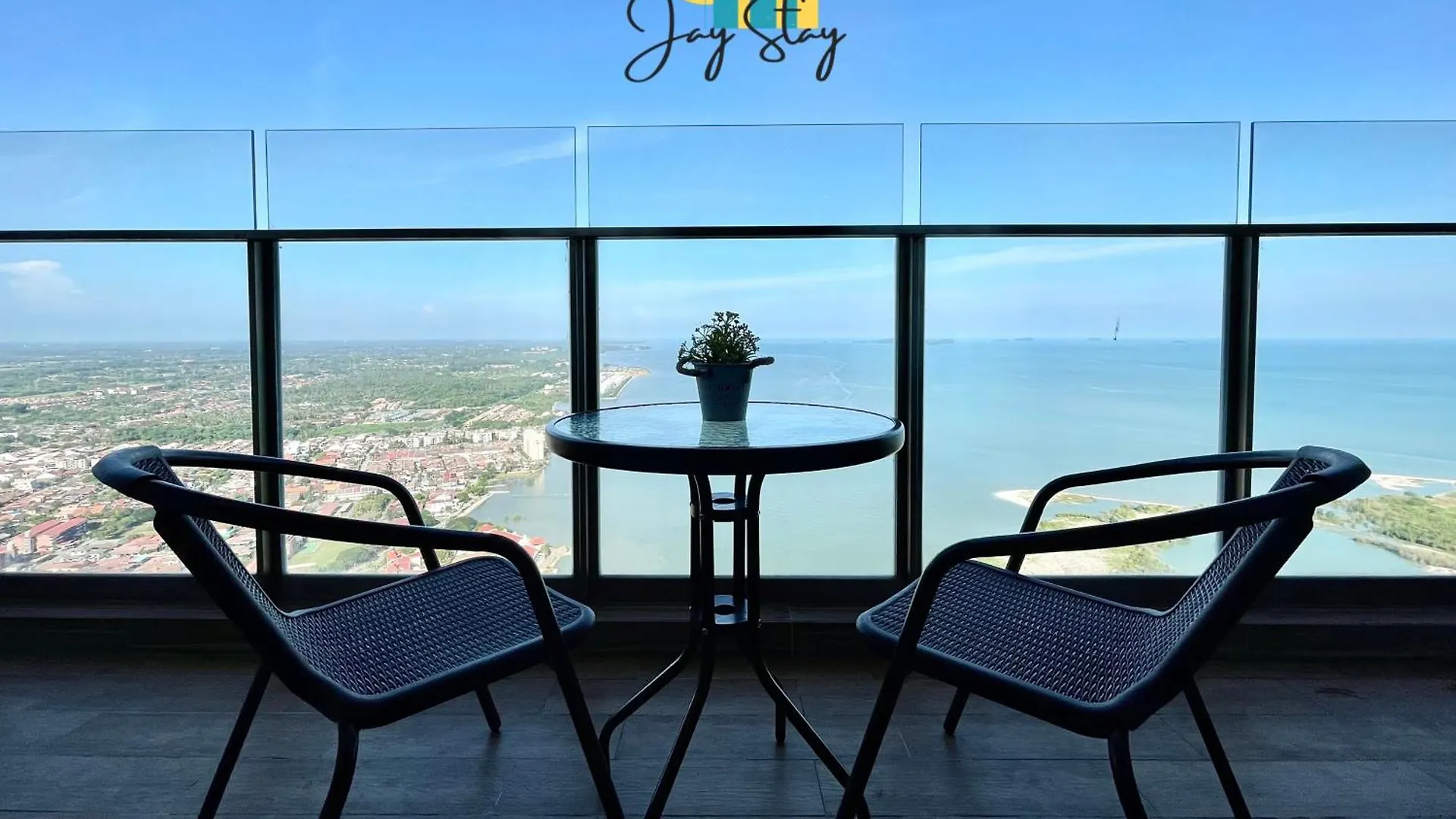 Silverscape Residence: Luxury Seaview Apartments with Infinity Pool Malacca