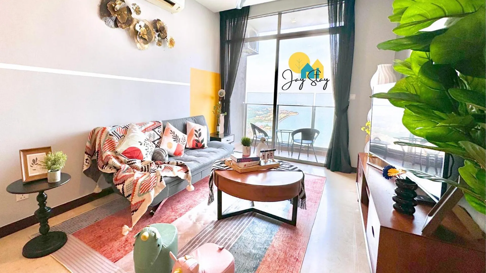 Silverscape Residence: Luxury Seaview Apartments with Infinity Pool Malacca