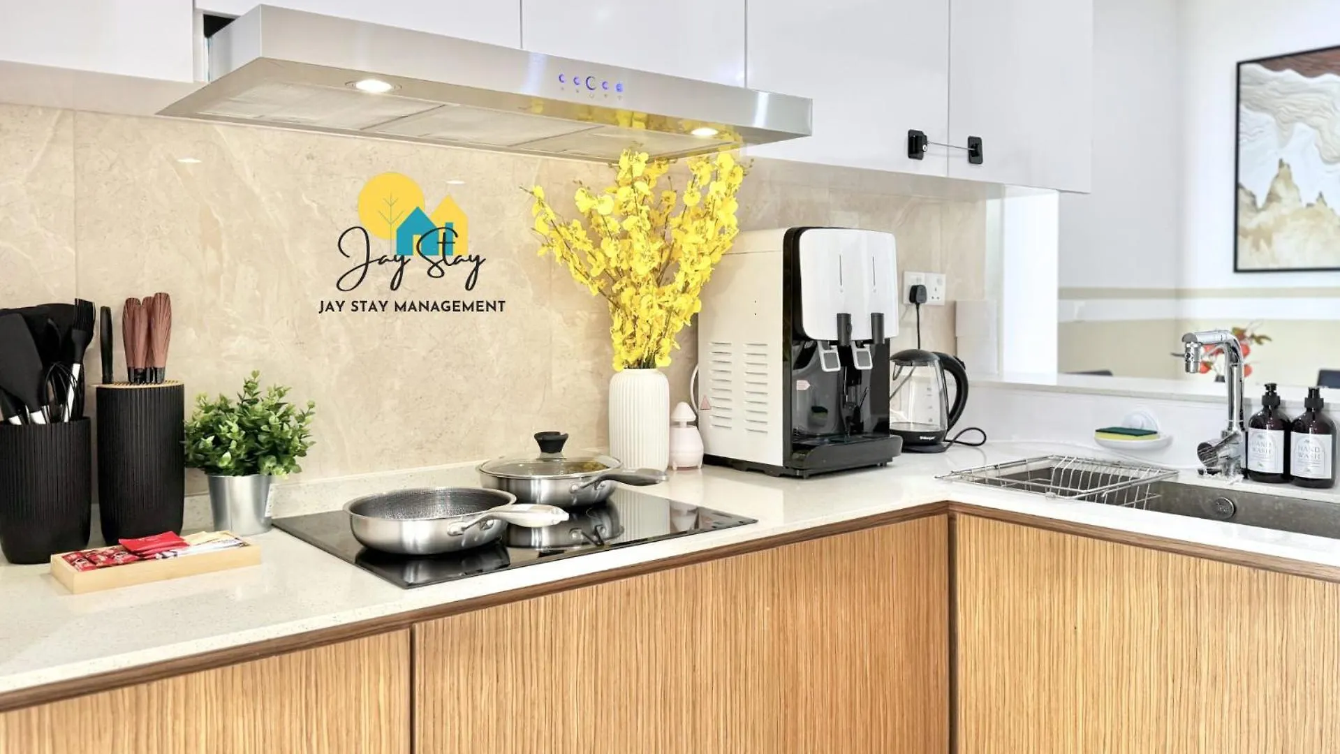 Silverscape Residence: Luxury Seaview Apartments with Infinity Pool Malacca