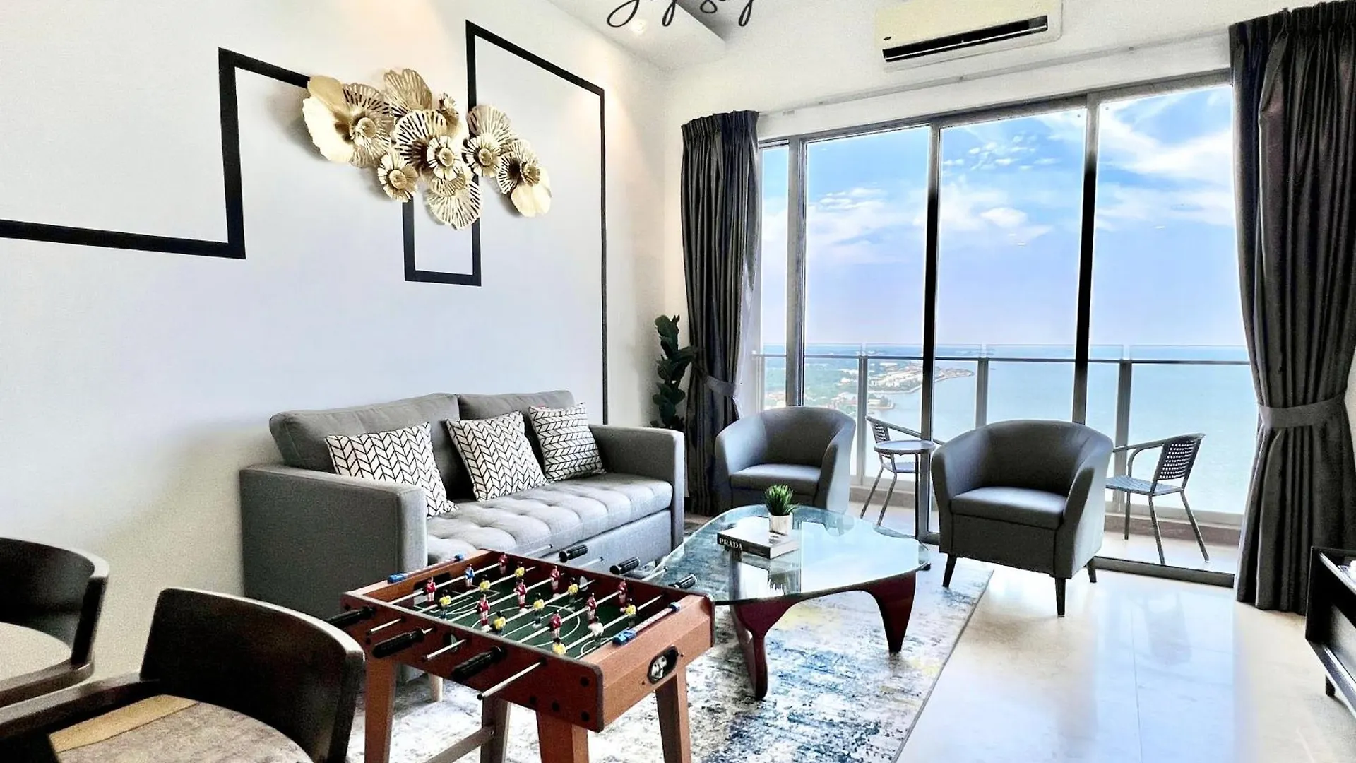Silverscape Residence: Luxury Seaview Apartments with Infinity Pool Malacca